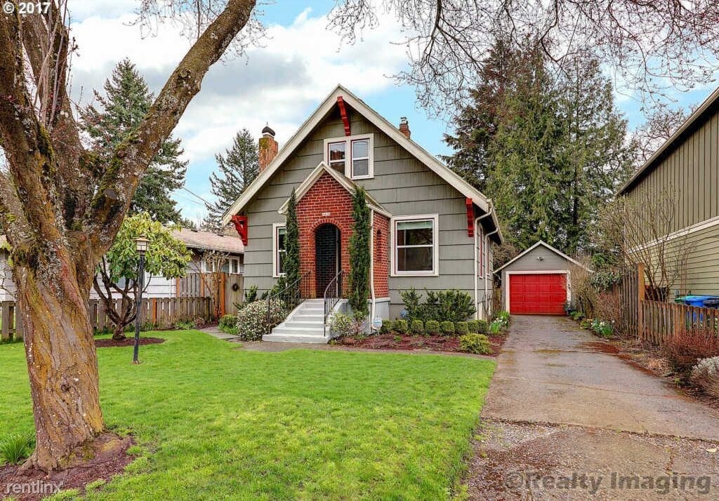 Primary Photo - 2 br, 1.5 bath House - 4420 SE Bybee Blvd