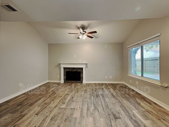 Building Photo - 10327 Bell Gardens Dr