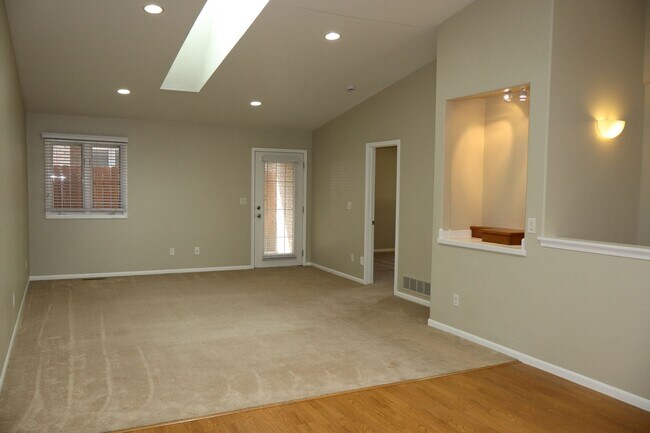Foto del edificio - Beautiful 4 Bedroom Home in Midtown Fort C...
