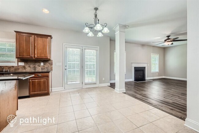 Building Photo - 1003 Woodmore Ln
