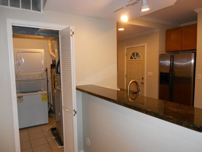 Foto del edificio - Spacious Apartment in Chicago (Roger's Park)