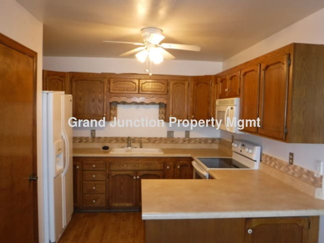 Foto del edificio - Cute 3 bedroom house.  Well maintained.