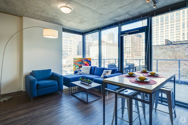 2BR, 2BA - 845SF - 30 East Apartments