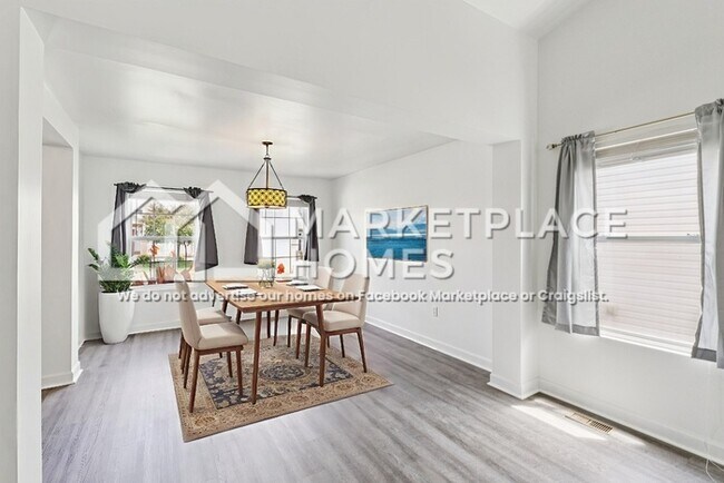 Building Photo - 1717 Briarmanor Dr