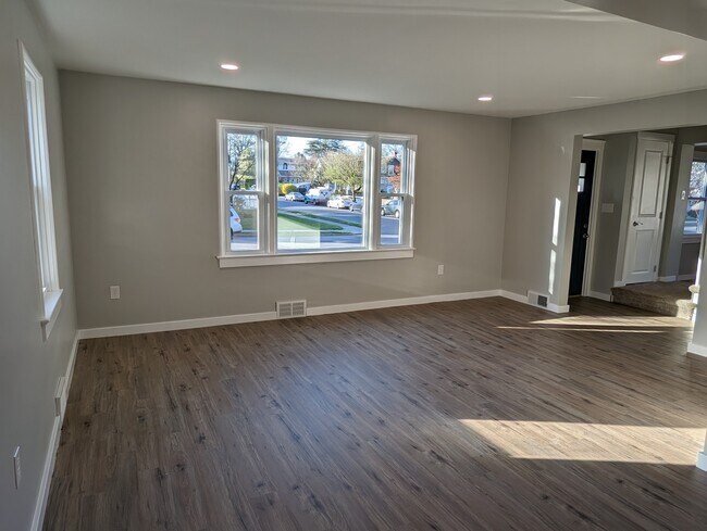 Living Room - 1502 Elm St