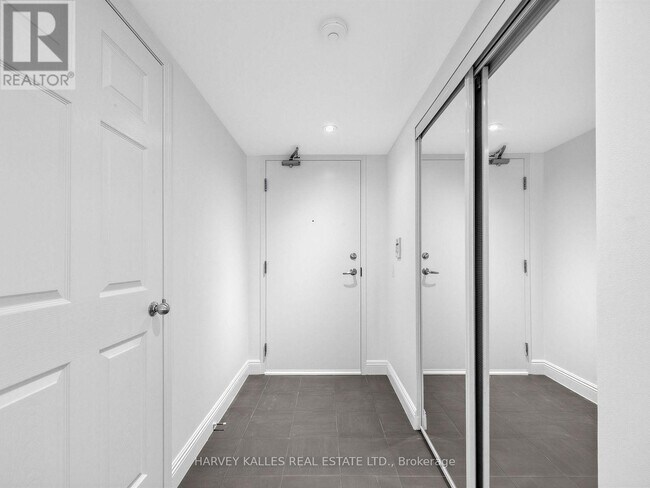 Building Photo - 153 Beecroft Rd