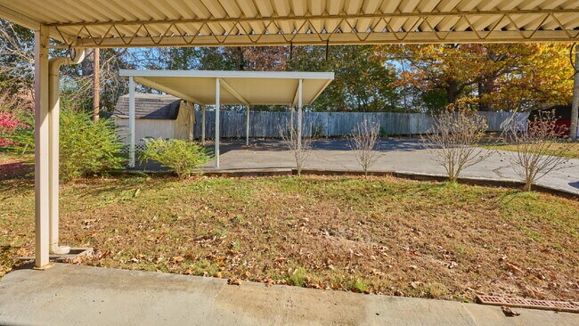 Foto del edificio - For Rent: 3BR, 1 1/2BA house (Please speak with us before applying.)