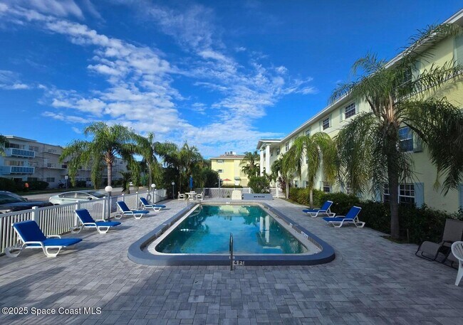 Foto del edificio - 230 Columbia Dr