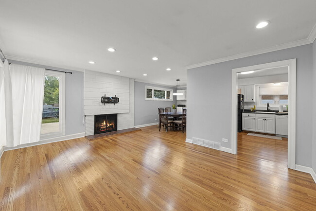 Building Photo - 415 Huntington Ln