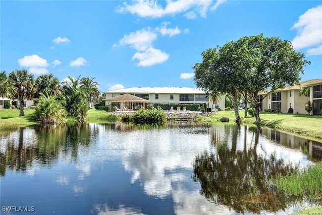 Foto del edificio - 141 Cypress Way E