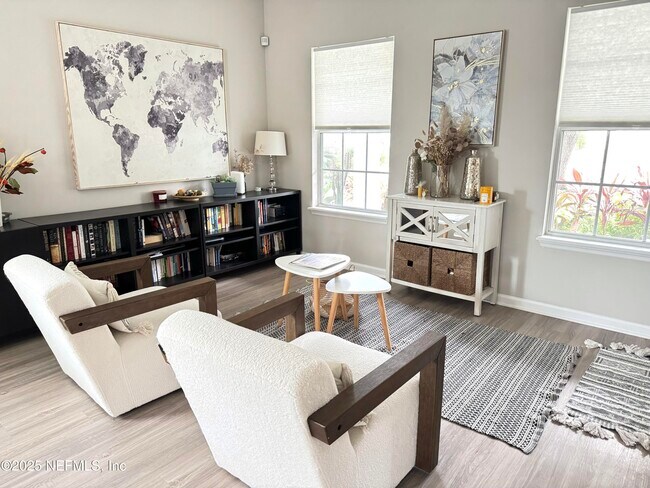 Foto del edificio - 1674 Hawkins Cove Dr E