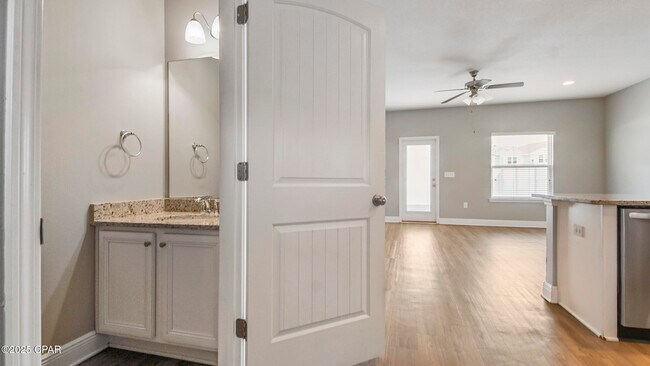 Foto del edificio - 7471 Shadow Lake Dr