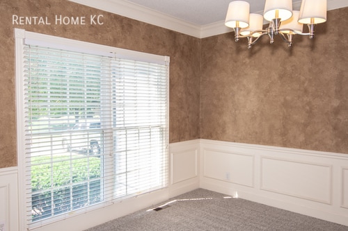 Foto del edificio - Spacious 2-story with Finished Bsmt and Fe...