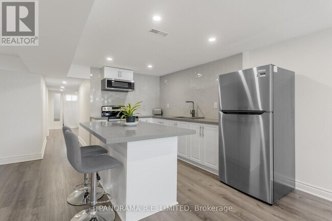 Photo du bâtiment - 66 Vanguard Dr