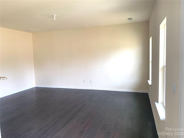 Foto del edificio - 10428 Benfield Rd