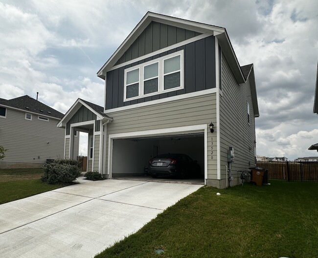 Building Photo - 13520 Long Island Dr