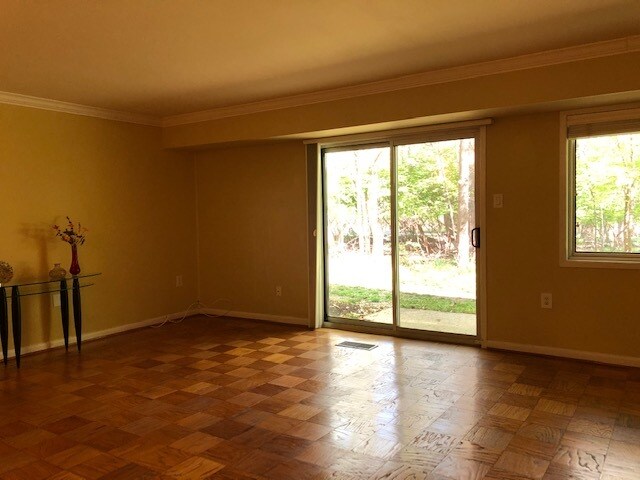 Foto del edificio - 10619 Weymouth St