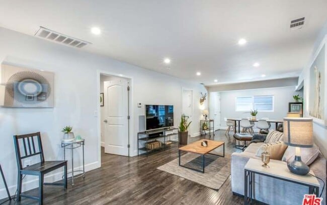 Building Photo - Now Leasing – 812 Merlin | $6,200/Month | ...