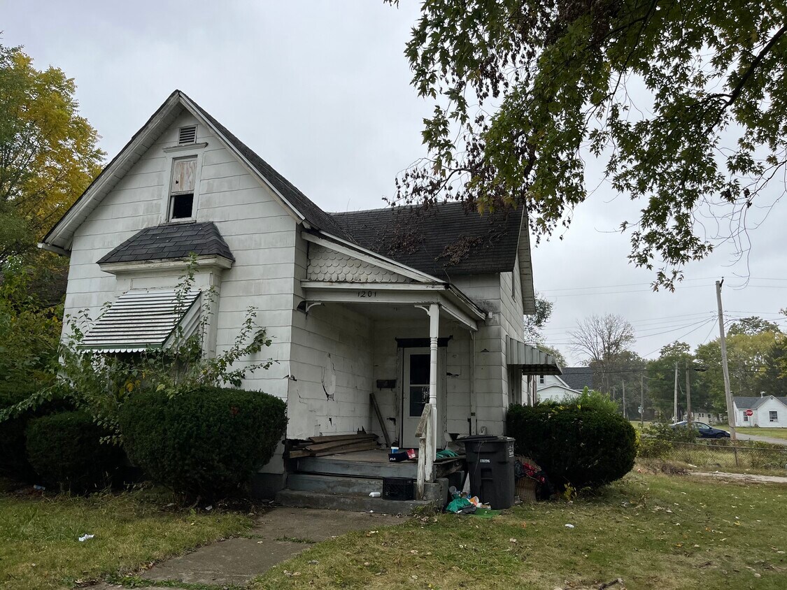 1201 N Bowman Ave, Danville, IL 61832 House Rental in Danville, IL
