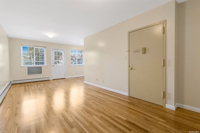 Foto del edificio - 65-45 110th St