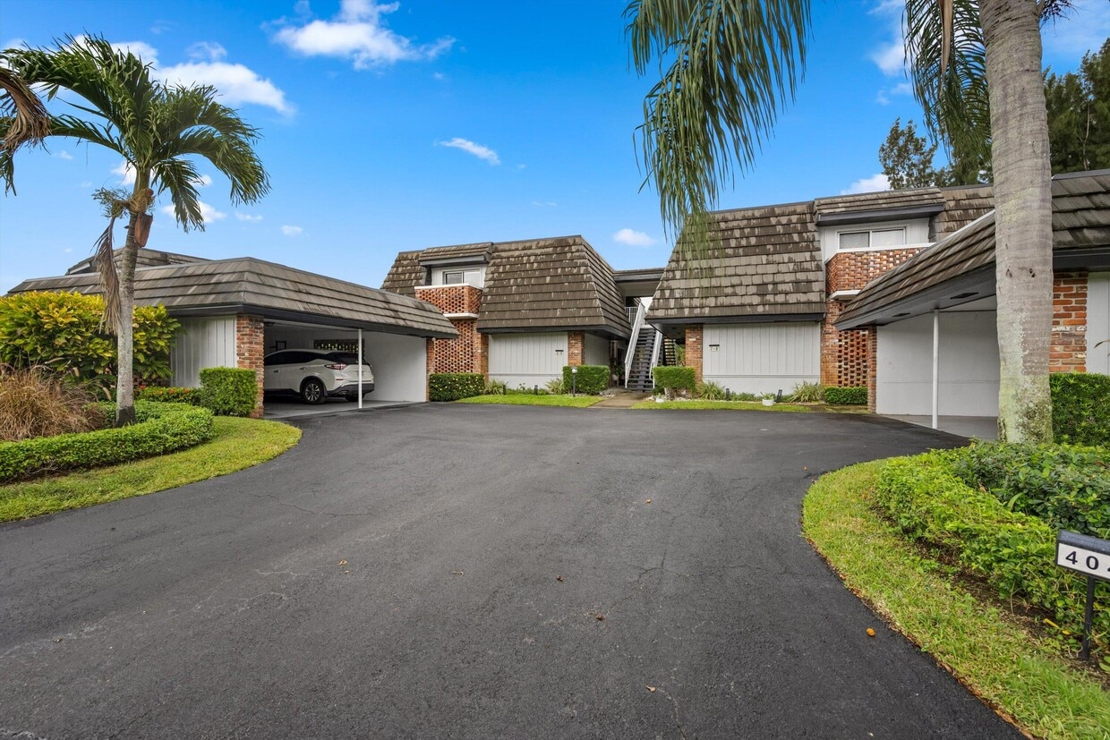 Foto principal - 404 Pine Tree Ct