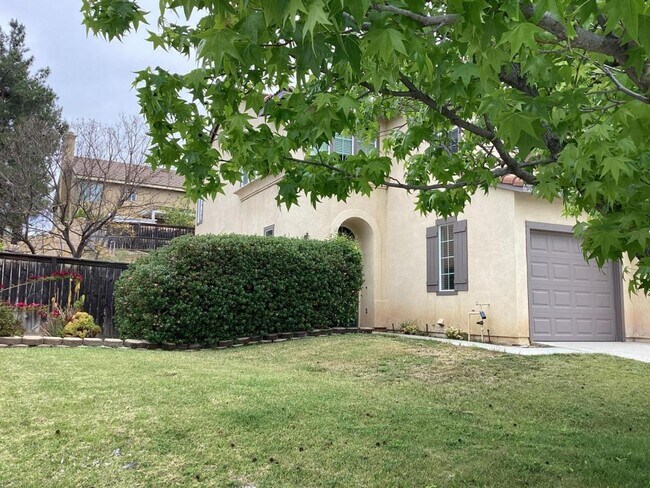 Building Photo - 27802 Tamrack Way