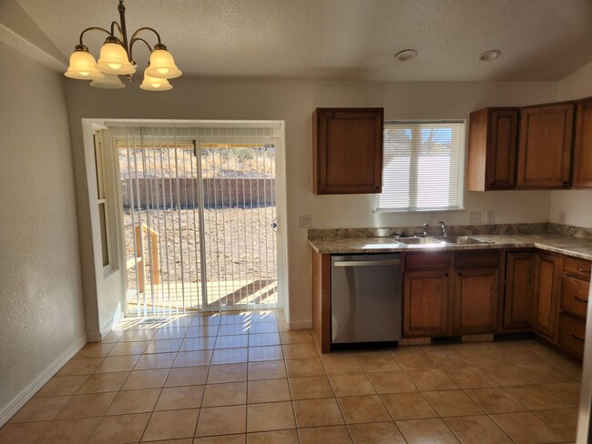 Building Photo - ALL PROSPECTIVE TENANTS MUST SUBMIT A $58 ...