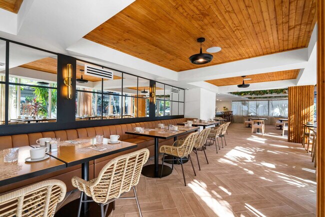 Foto del edificio - 3621 N Ocean Blvd