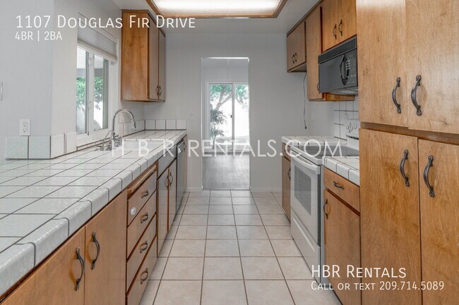 Foto del edificio - 1107 Douglas Fir Dr