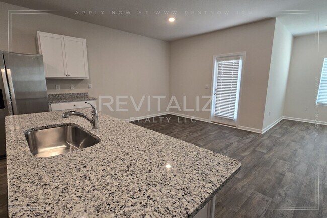 Foto del edificio - Brand-New 4BR/2BA Home in Hadley Village