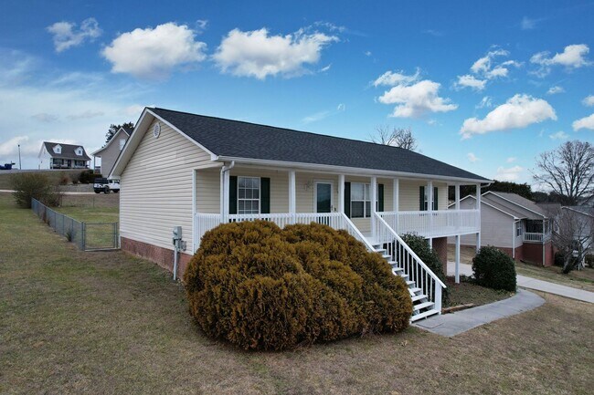 Foto del edificio - 3 bed 2 bath in Cleveland