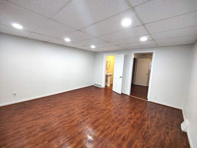 Foto del edificio - *Recently Updated 2BD/1.5BA Duplex Availab...