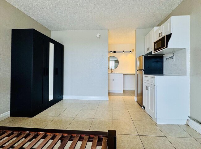 Foto del edificio - 7900 S Orange Blossom Trail