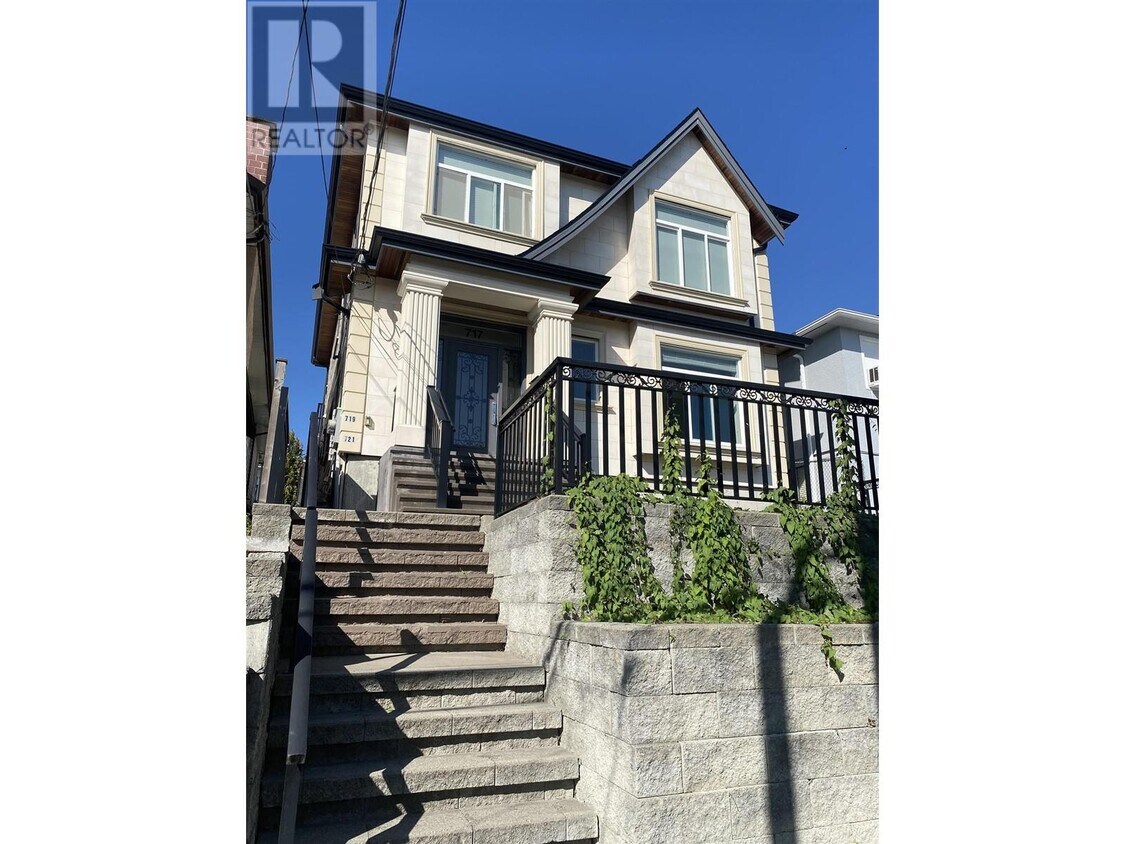 Photo principale - 719 E 61st Ave