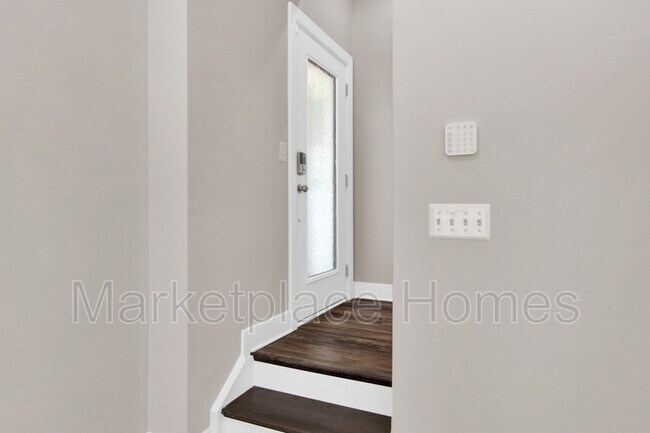 Building Photo - 1328 Rail Stop Dr