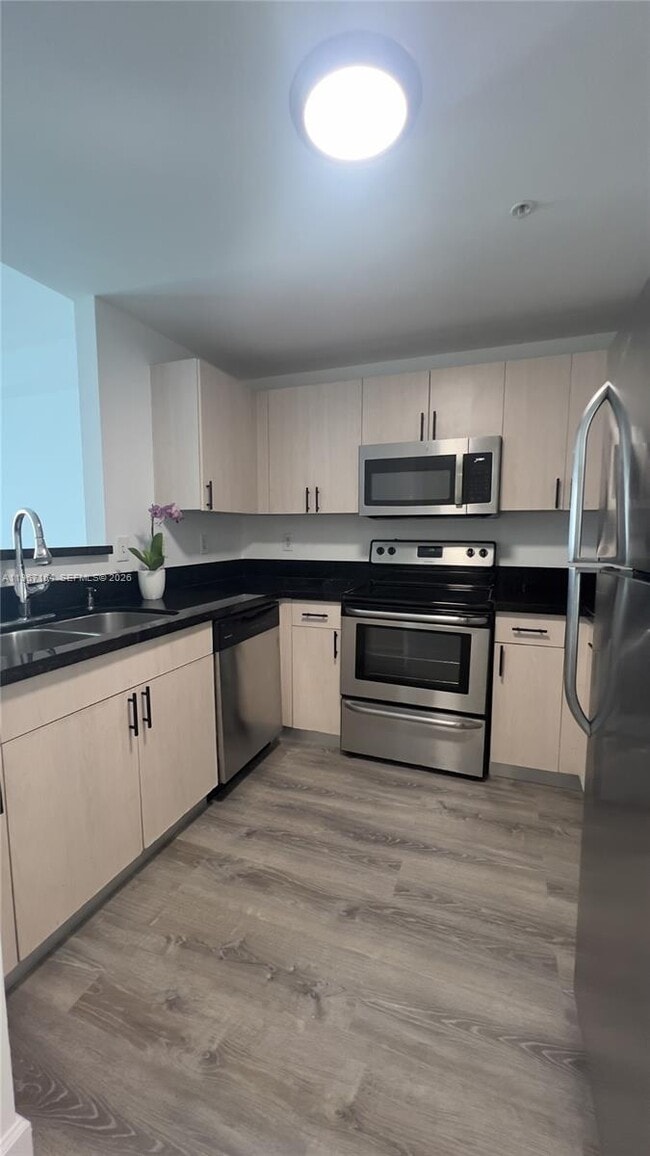 Building Photo - 50 Menores Ave