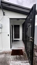 Building Photo - 2415 Thomas St