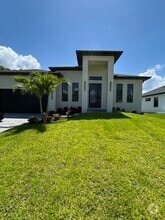 Building Photo - 4329 SW 16th Pl