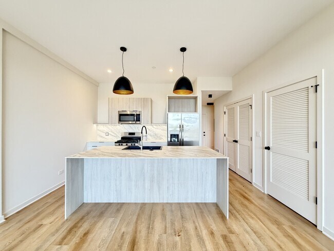 Foto del edificio - 6340 W Belmont Ave