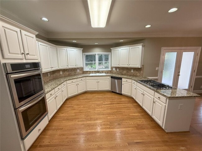 Building Photo - 715 Apsley Way