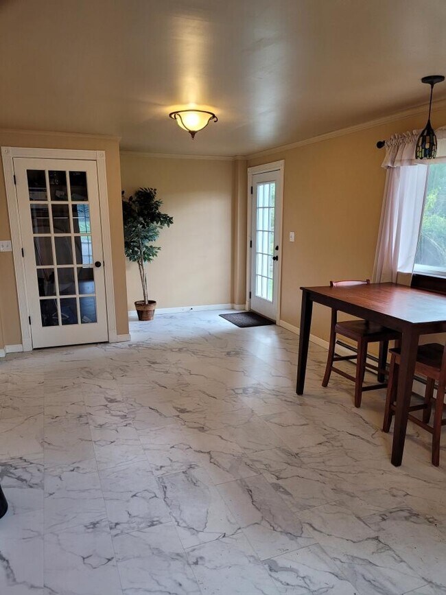 Foto del edificio - 136 Main St