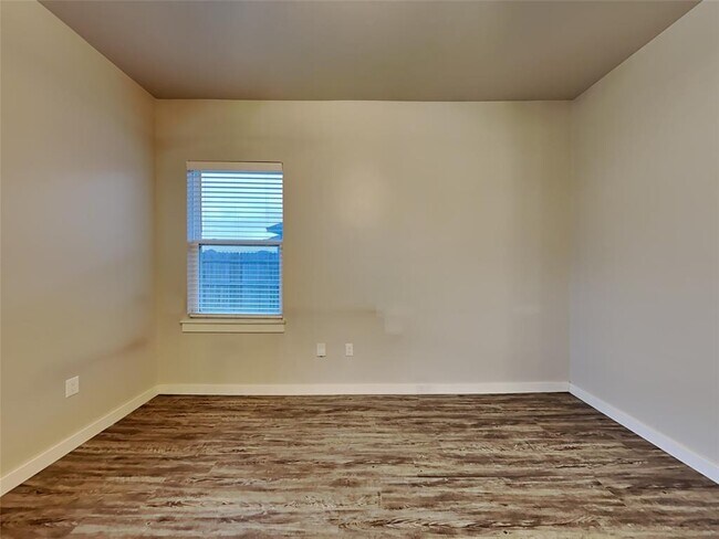 Foto del edificio - 14308 Peach Tree Dr