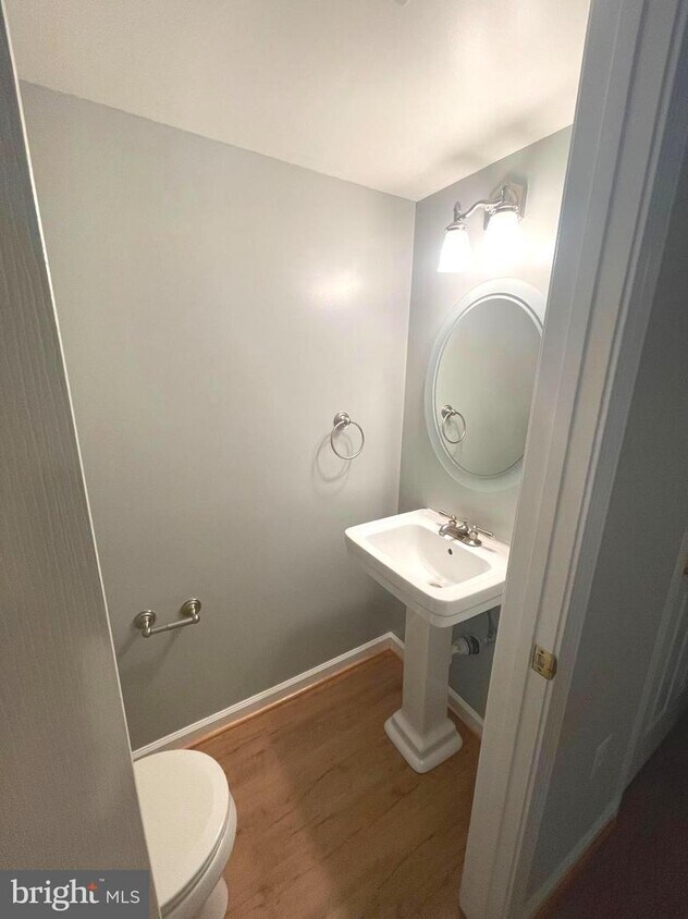 Foto principal - 5711 Goldfinch Ct