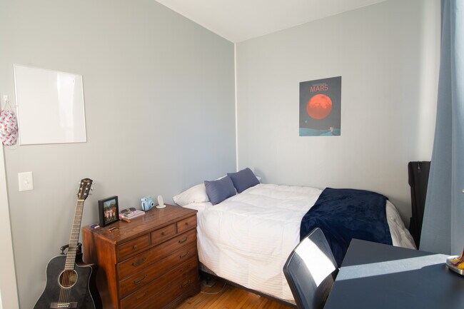 Dormitorio principal #1 $600 - 1100 15th Ave SE