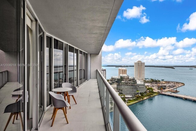 Foto del edificio - 495 Brickell Ave