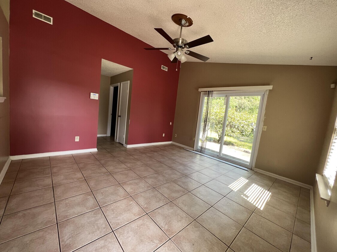 Primary Photo - 509 Idlewood Cir