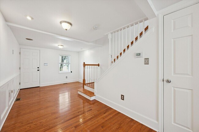 Foto del edificio - A Rare Gem in Forty Acres