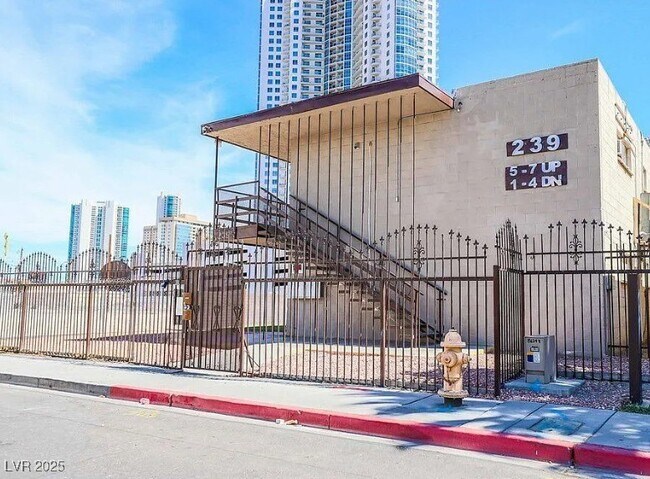 Foto del edificio - 239 W Cleveland Ave