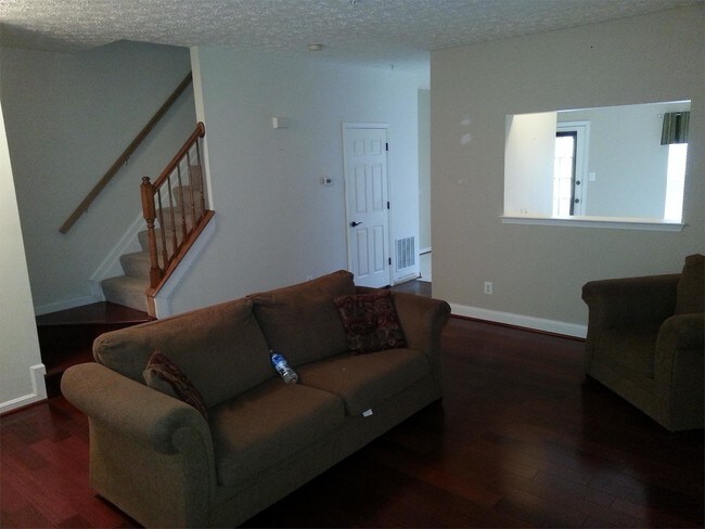 Building Photo - 37 Bellhurst Way