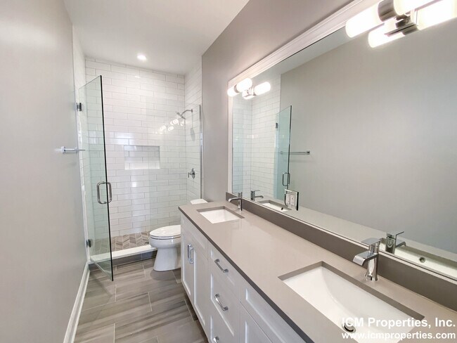 Foto del edificio - 3347 N Kenmore Ave